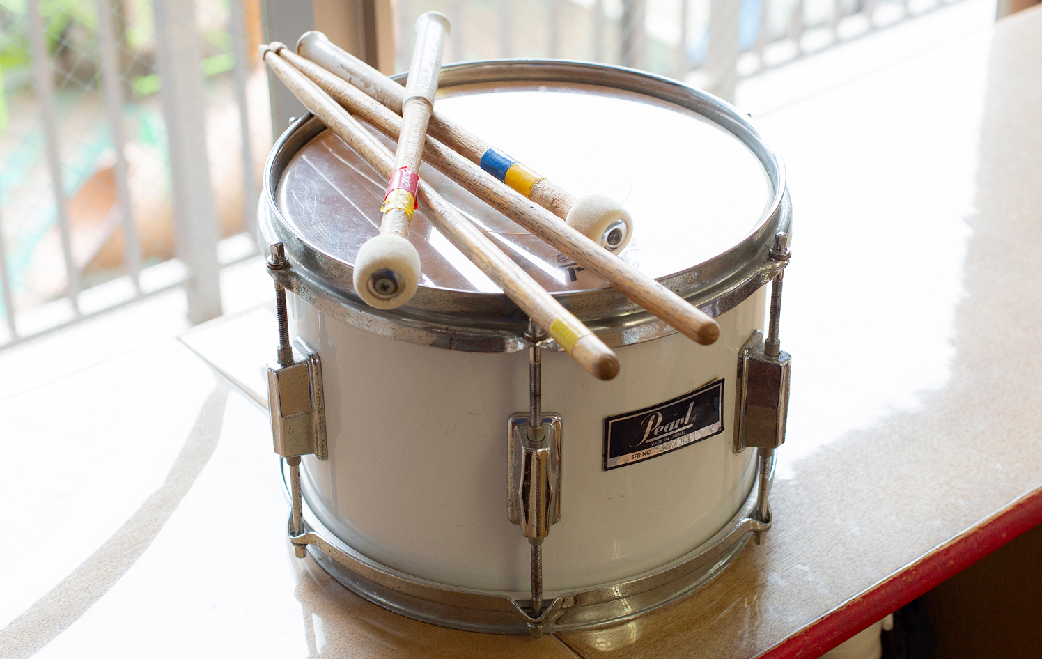 たくさんの楽器に触れる-1