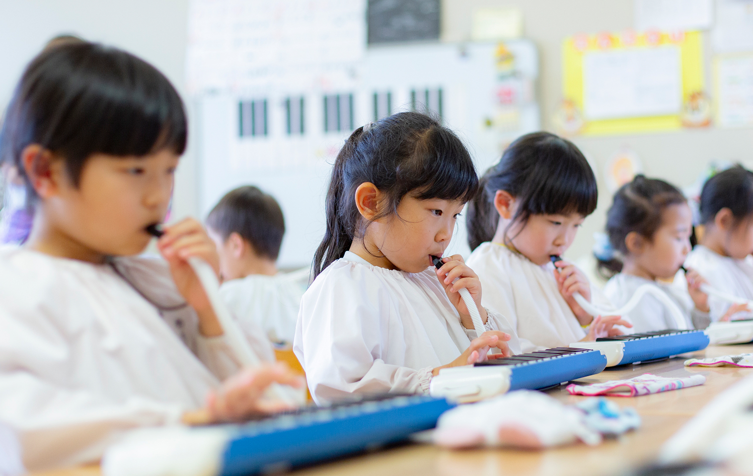 たくさんの楽器に触れる-2